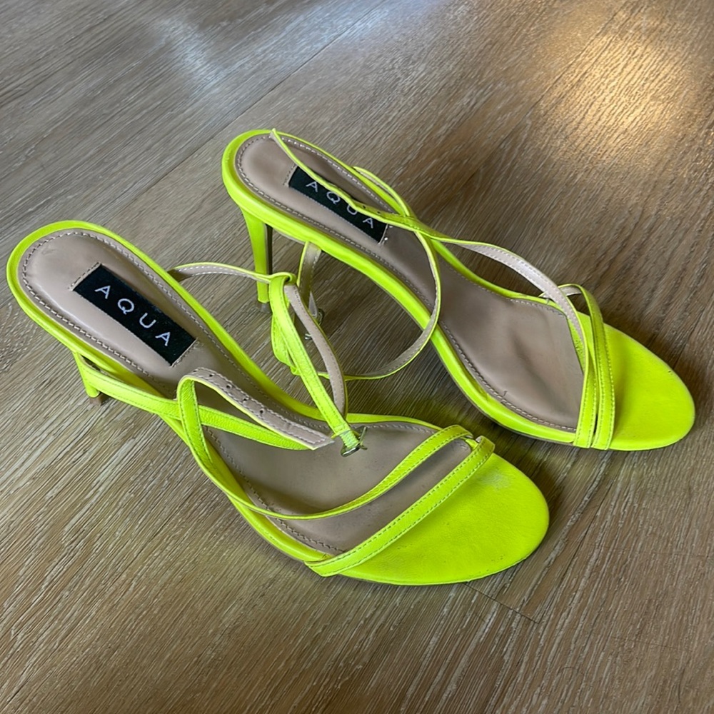 AQUA HEELS